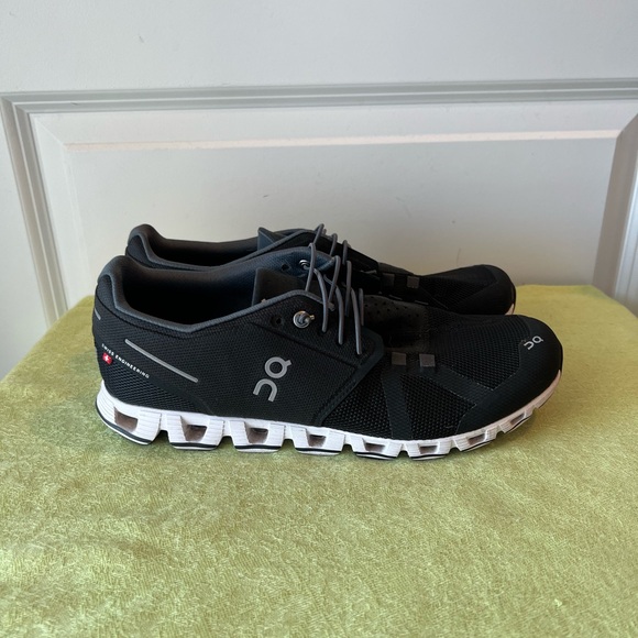 On Running Men's Black Athletic Shoes. Size 9 - Picture 1 of 9
